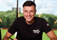 九游娱乐-费耶诺德转会期强势反弹，志在意大利杯名次提升，信心回归，医务组通报恢复(德约科维奇AC米兰)